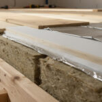 découvrez les techniques efficaces pour isoler un plancher bois entre solives et améliorer le confort thermique de votre habitat.