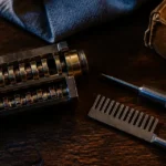 Crocheter une serrure : barillet à goupilles et ratissage, mécanisme ouvert