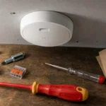 Remplacer crochet dcl par vis pour fixation sécurisée au plafond