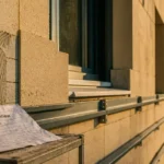 Isolation exterieur : mur rénové avec panneaux isolants 12 à 14 cm